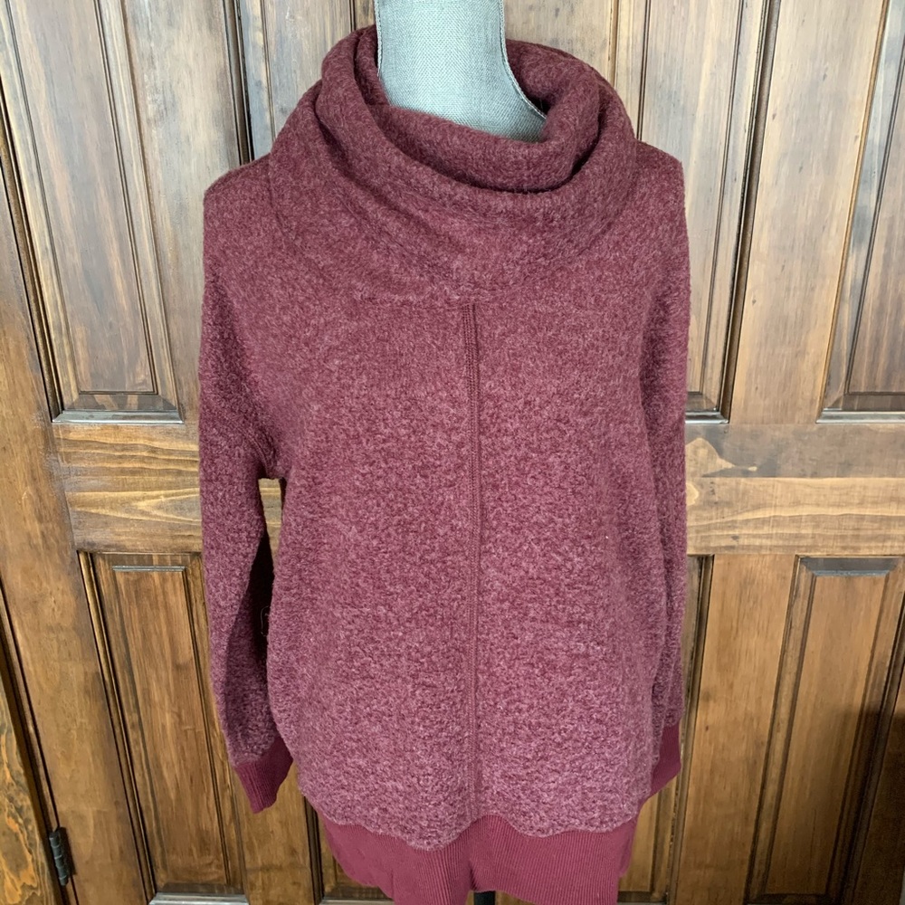 Turtleneck high low sweater